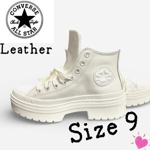 🌸Chuck Taylor Women’s Leather Lugged  High Tops size 9